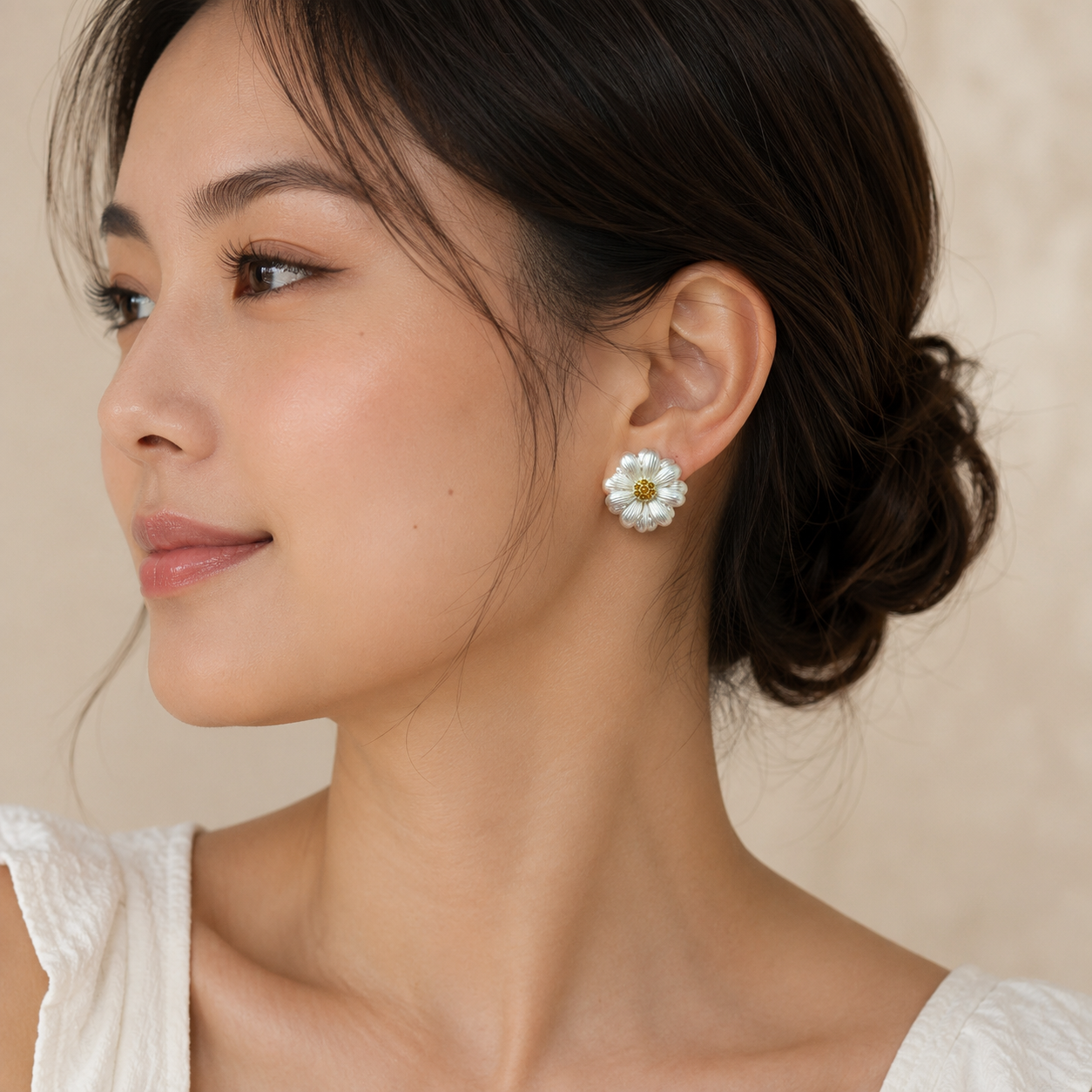 Two-Tone Silver Daisy Flower Stud Earrings | - Image 6