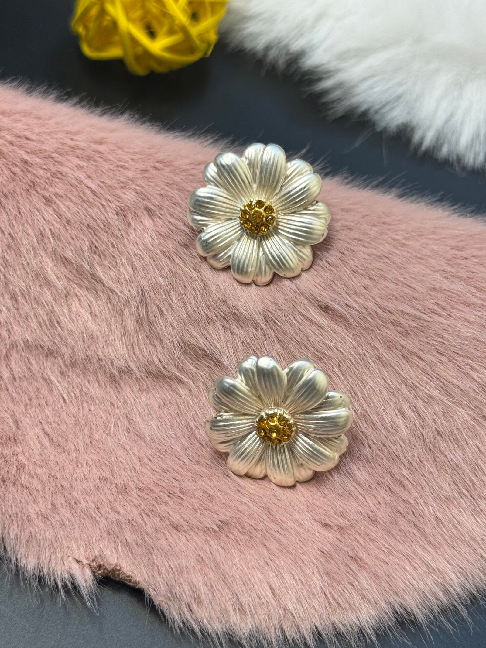 Two-Tone Silver Daisy Flower Stud Earrings | - Image 4