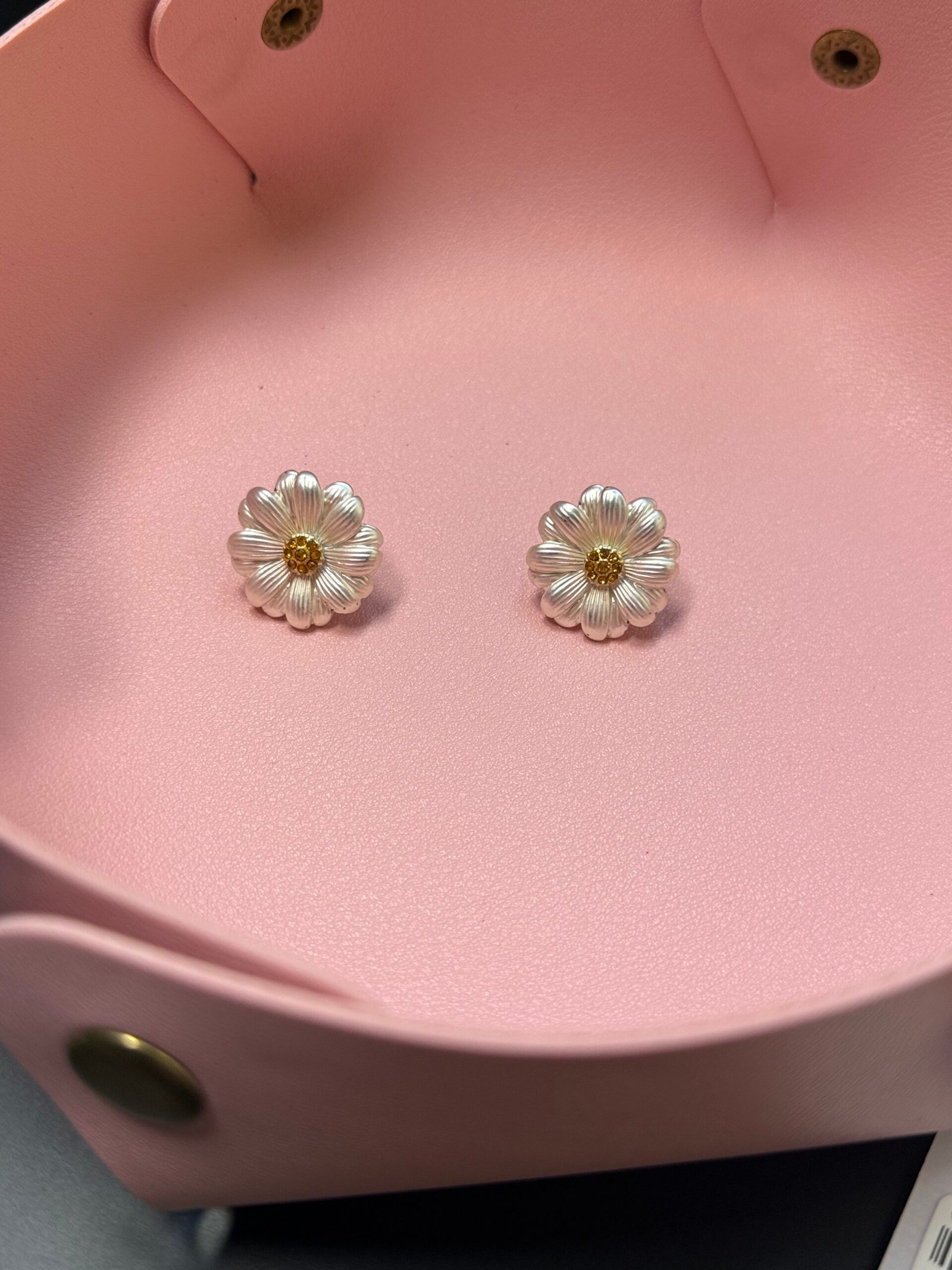 Two-Tone Silver Daisy Flower Stud Earrings | - Image 2