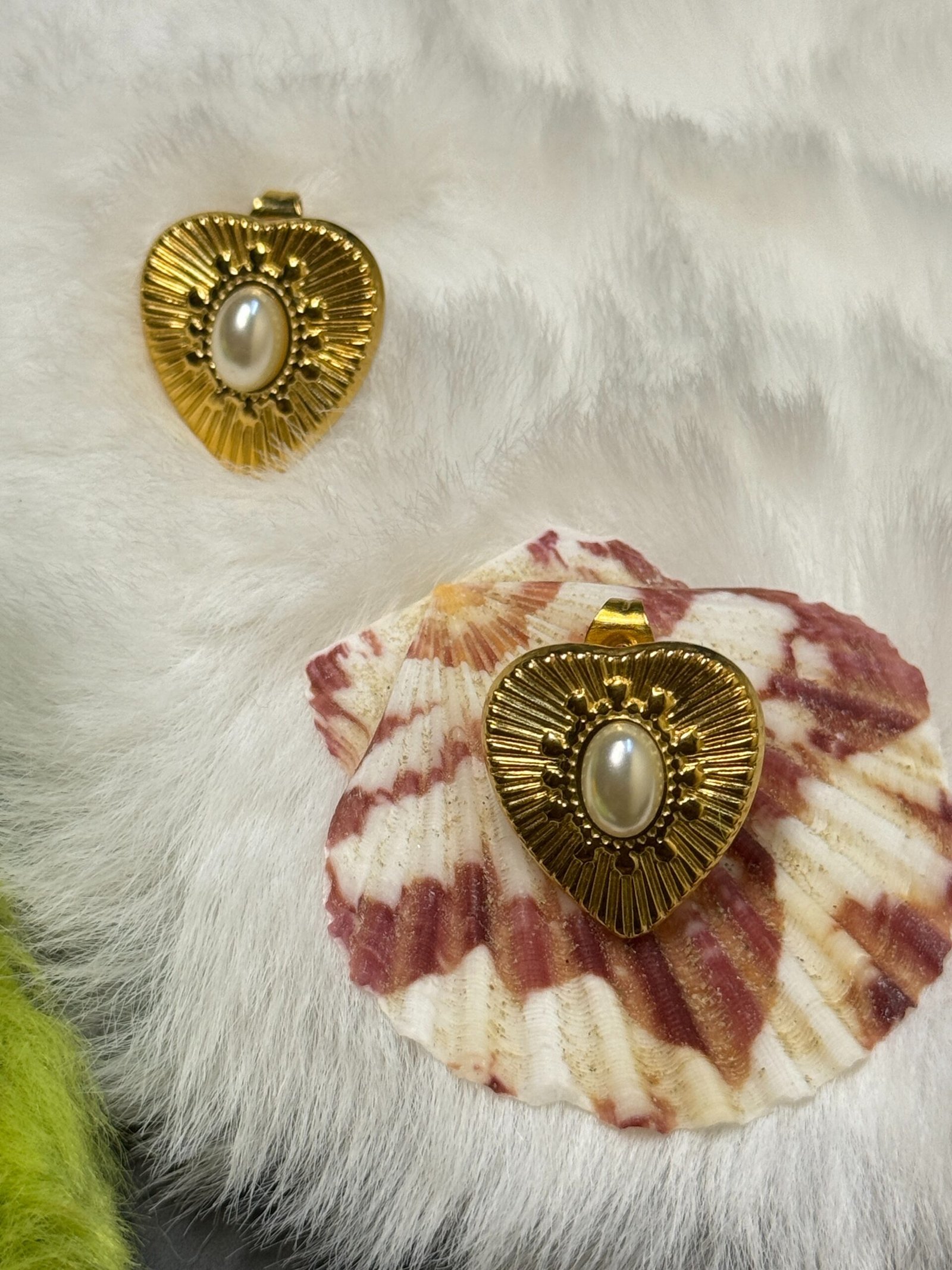Jewelsta Vintage Amor Pearl Heart Studs - Image 3